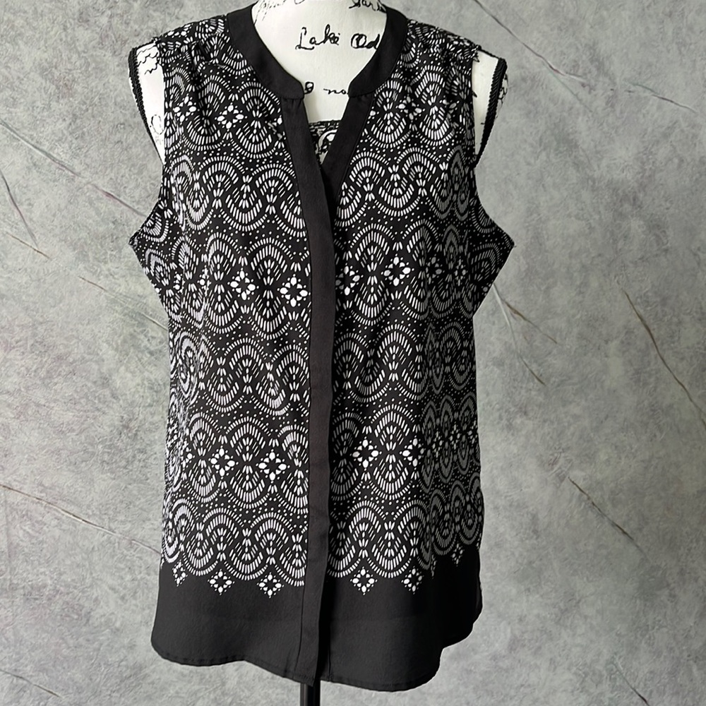 New York & Company Sleeveless Blouse